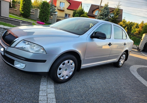 Skoda Octavia cena 21900 przebieg: 267000, rok produkcji 2012 z Poręba małe 106